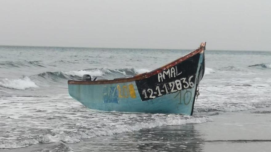 Cinco pateras llegan a Gran Canaria y Salvamento Marítimo busca a otra