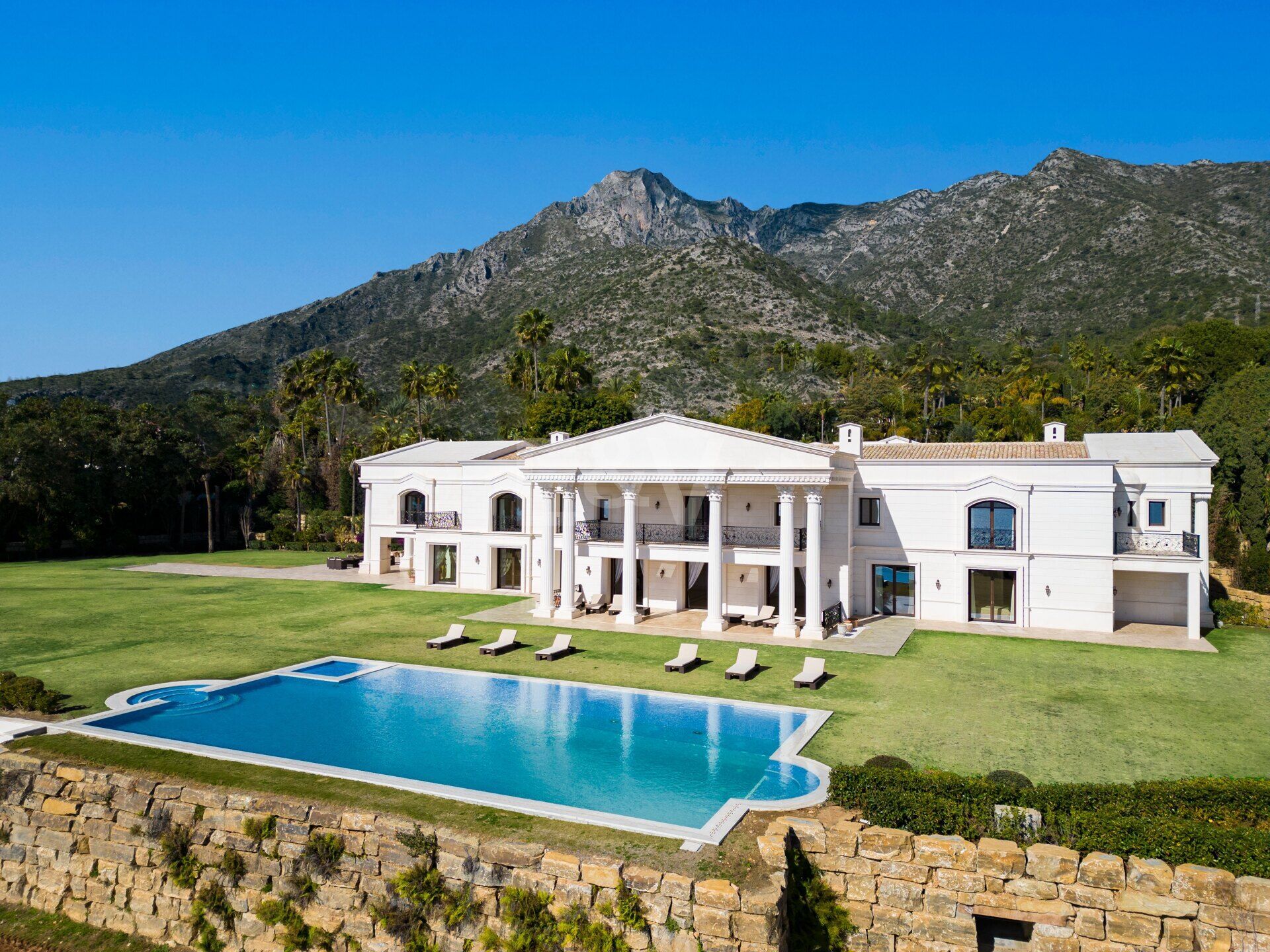 Todas las imágenes de la villa de lujo más cara de toda España, situada en Marbella: ha dejado sin palabras a Ibai Llanos