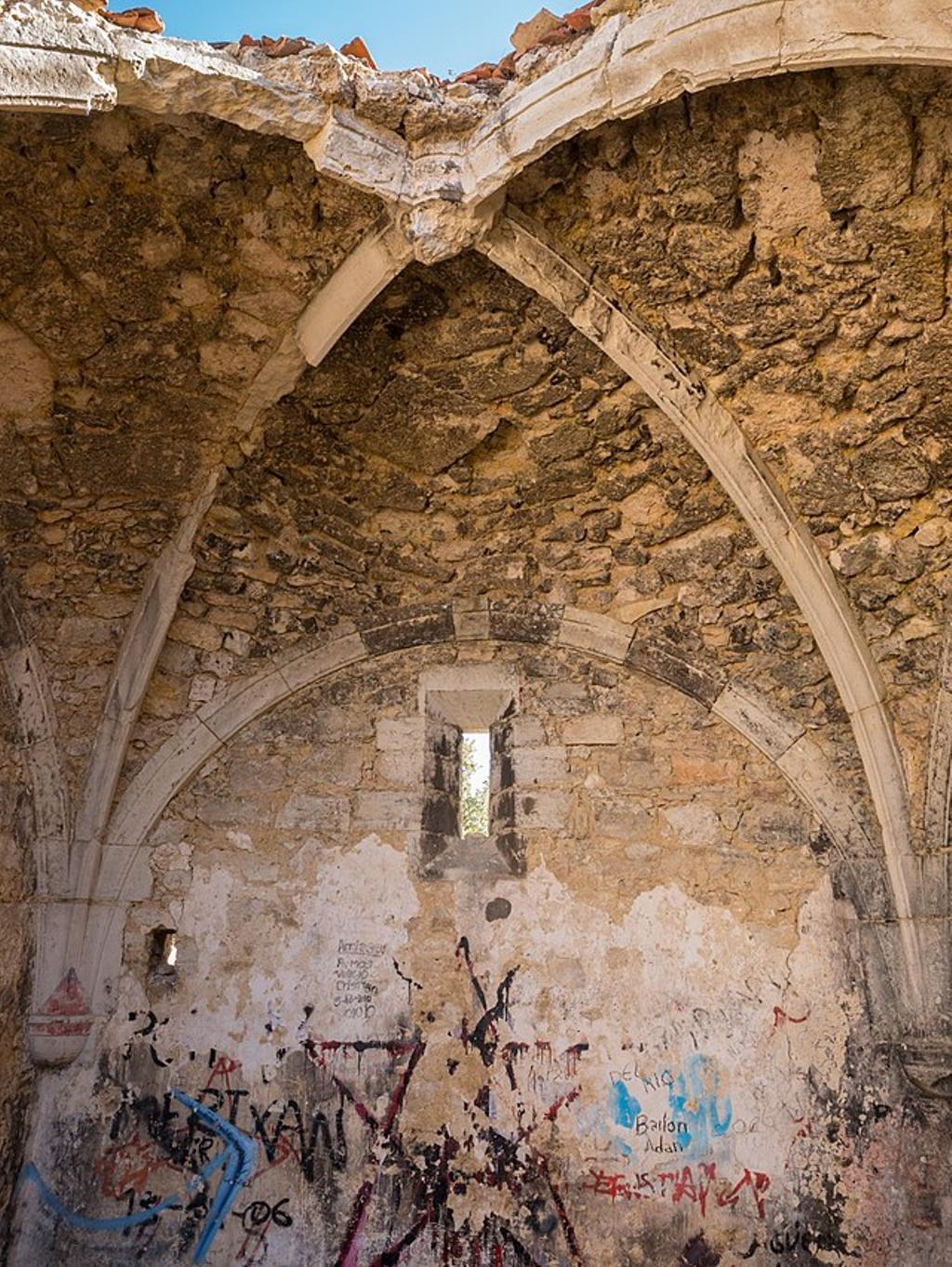 La ermita de Burgondo es el elemento destacado de Ochate.