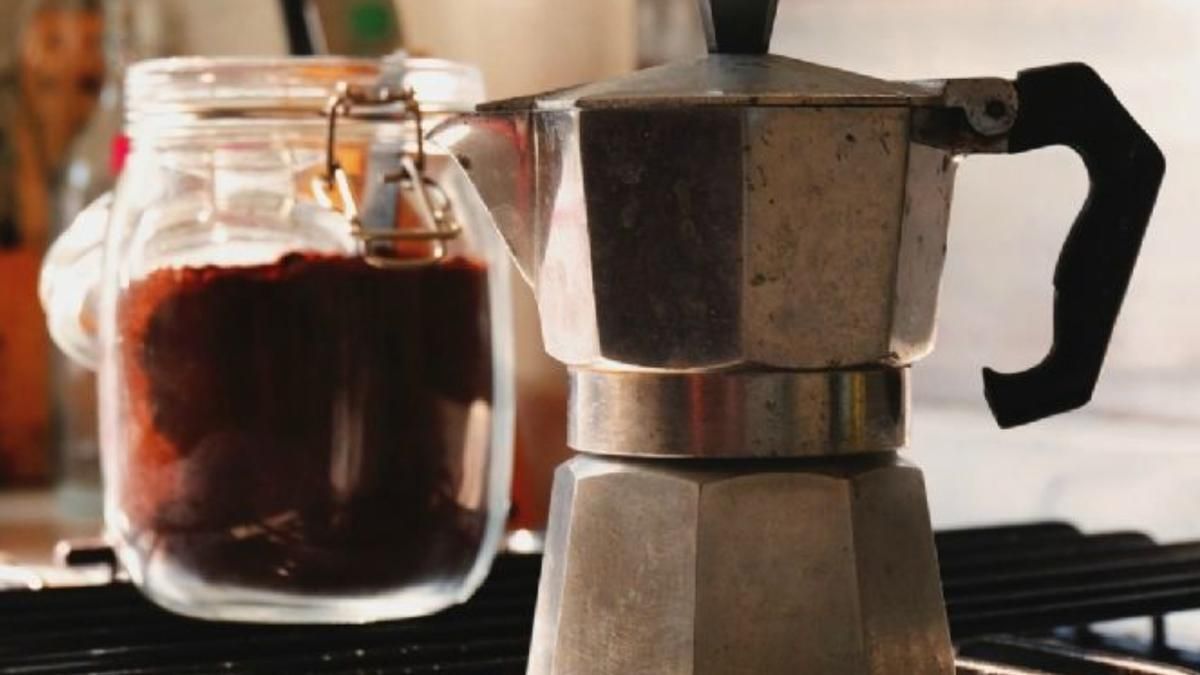 Con la tapa abierta o cerrada? Conoce el secreto para preparar el café  perfecto en la cafetera italiana
