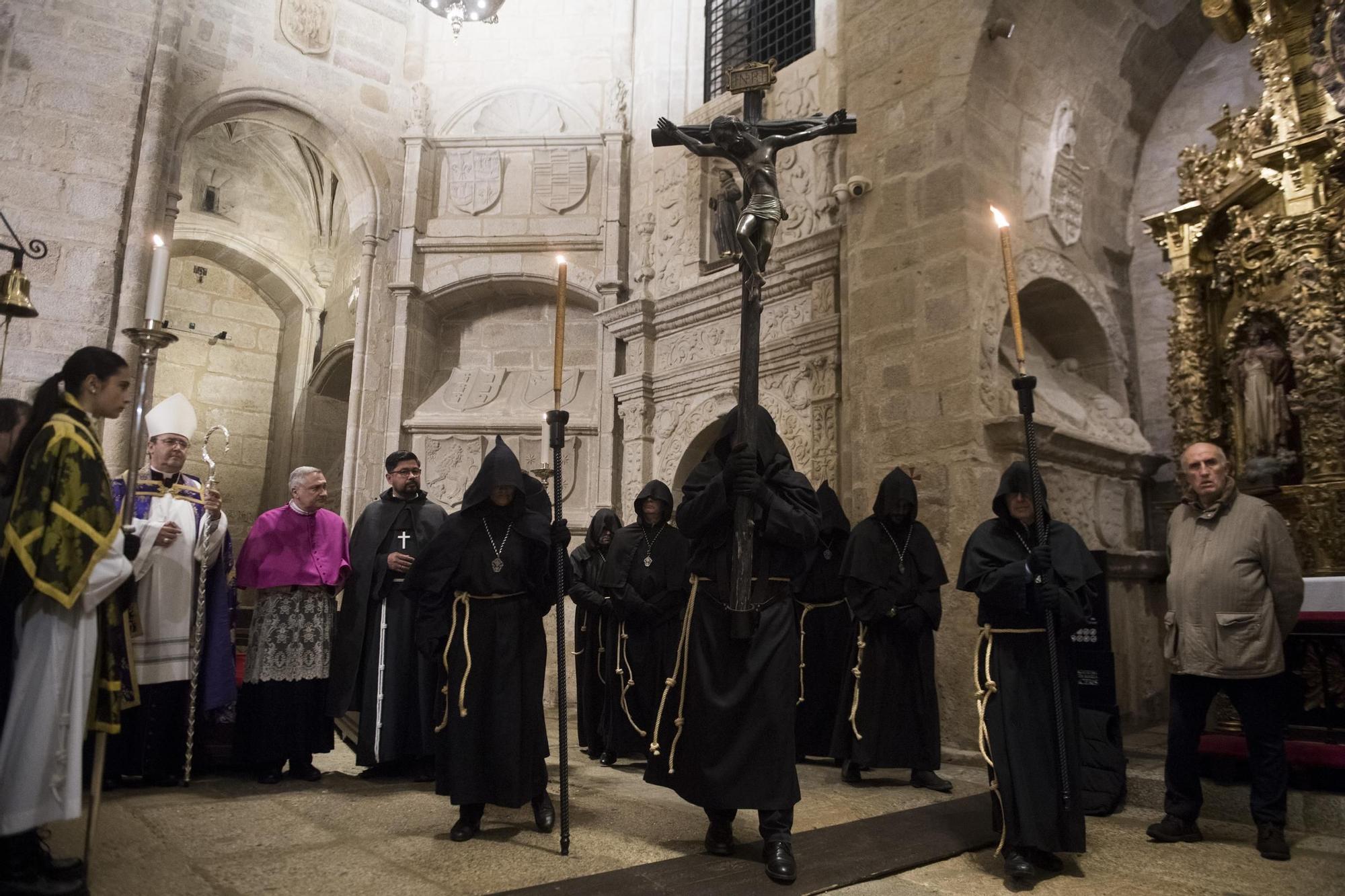 El Cristo Negro de Cáceres no pudo con lluvia