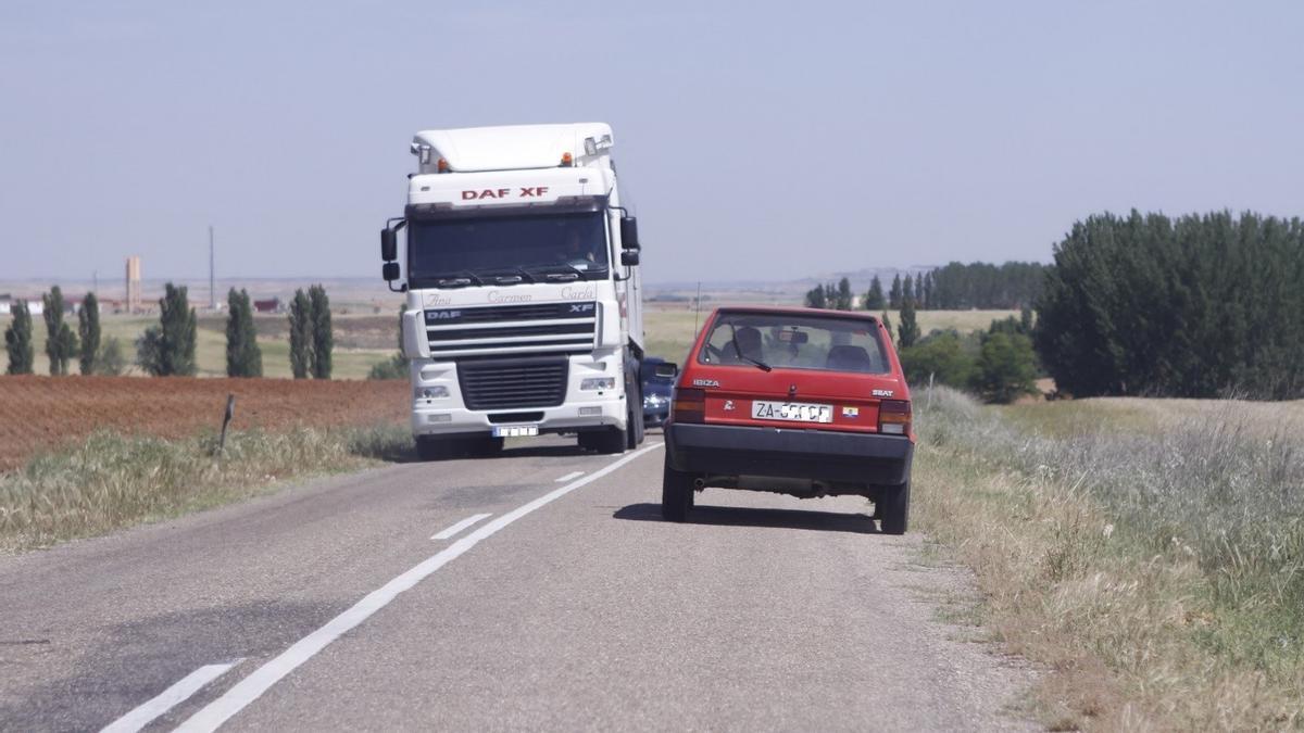 Carretera de La Bóveda de Toro a Cañizal