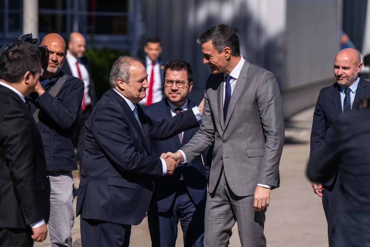 Acto oficial de apertura de la fábrica de Chery y Ebro en Barcelona con Pere Aragones, Pedro Sanchez y  Jordi Hereu.