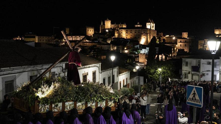 ¿Dónde ver cada procesión en Cáceres esta Semana Santa? Estos son los mejores puntos