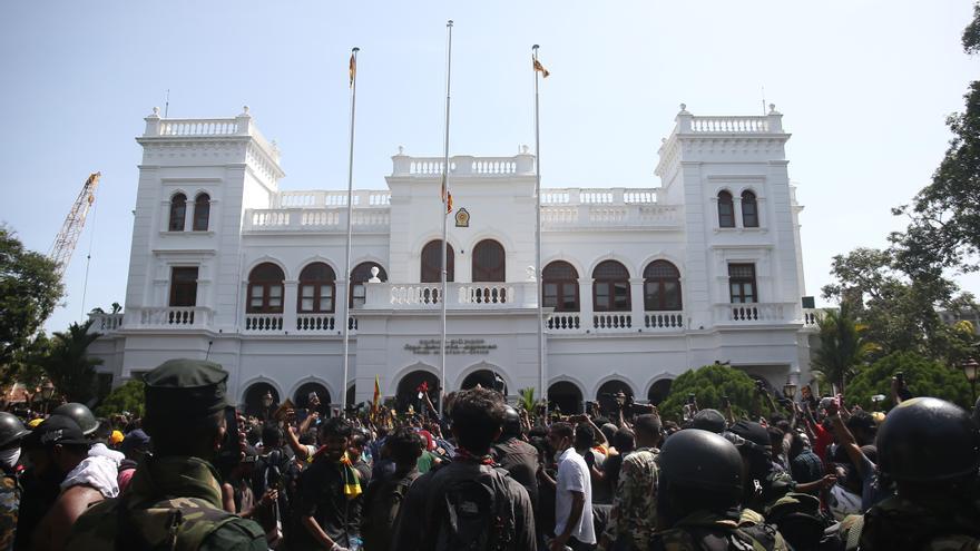 Sri Lanka decreta un toque de queda tras las últimas protestas antigubernamentales