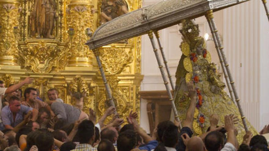 Tristeza tras suspenderse la procesión del Rocío en Huelva