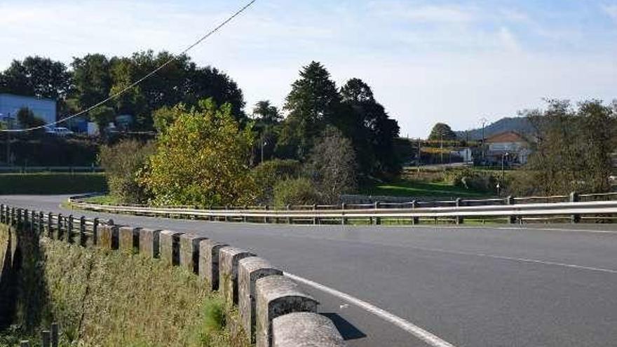 Tramo de la antigua carretera en la zona de Ponte Malvar. // G. Santos