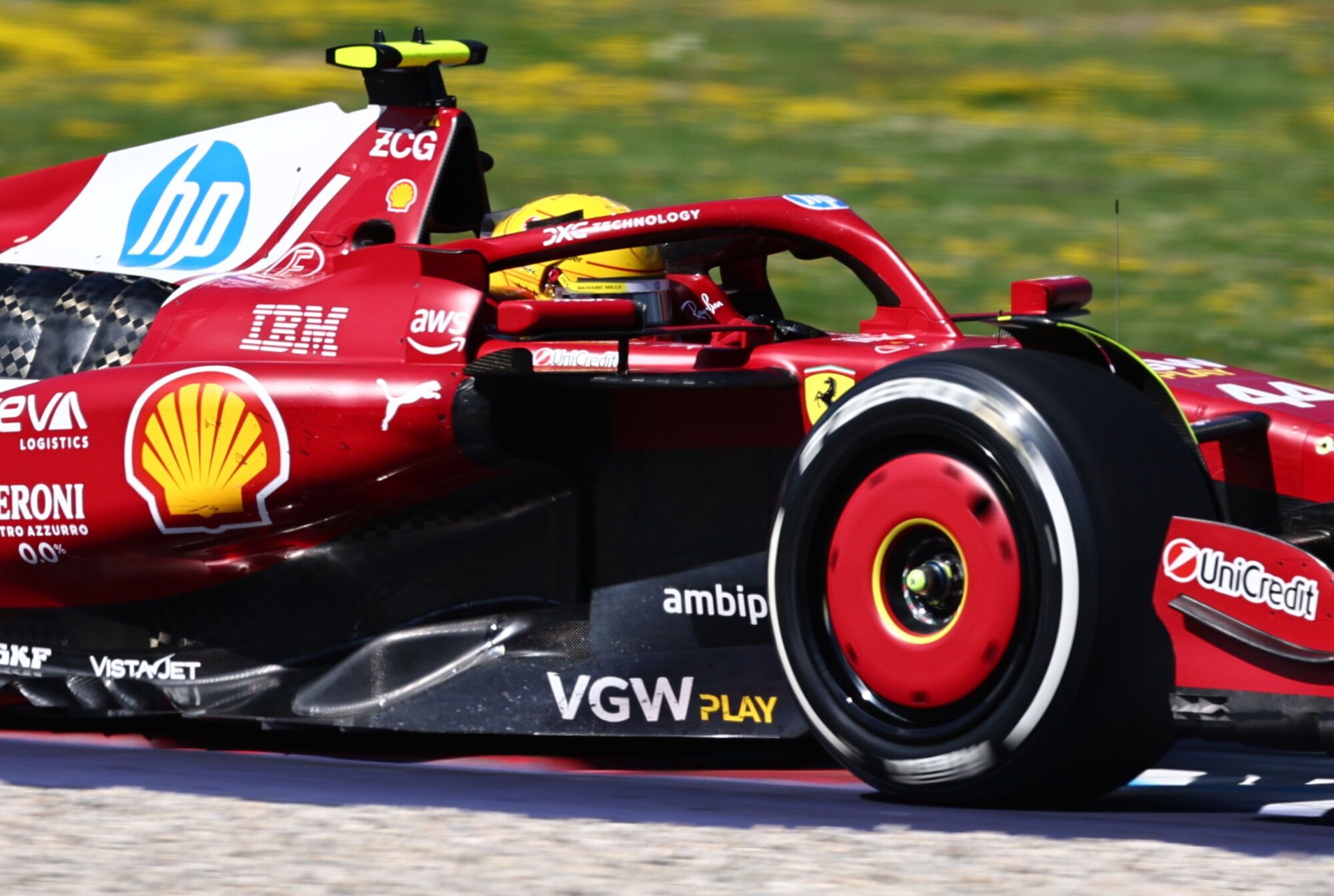 SPIELBERG (Austria), 29/06/2025.- Scuderia Ferrari driver Lewis Hamilton of Britain competes in the Formula 1 Austrian Grand Prix at the Red Bull Ring racetrack in Spielberg, Austria, 29 June 2025. (Fórmula Uno, Reino Unido) EFE/EPA/ANNA SZILAGYI