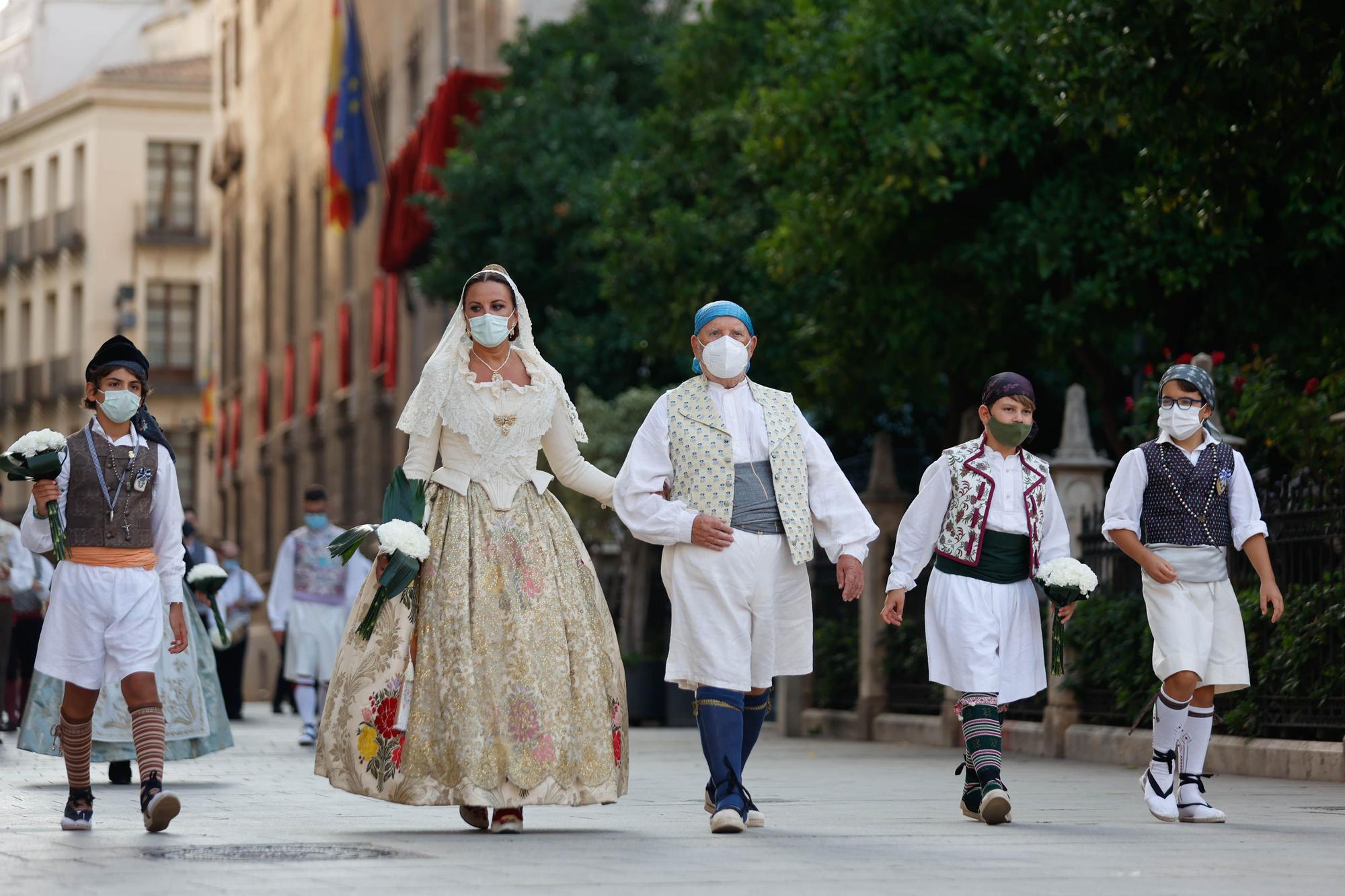 Búscate en el segundo día de Ofrenda por la calle Caballeros (entre las 18.00 y las 19.00 horas)