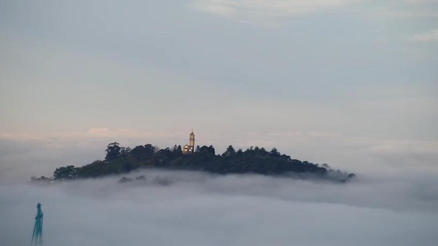 La jornada de niebla deja esta bonita estampa en A Guía