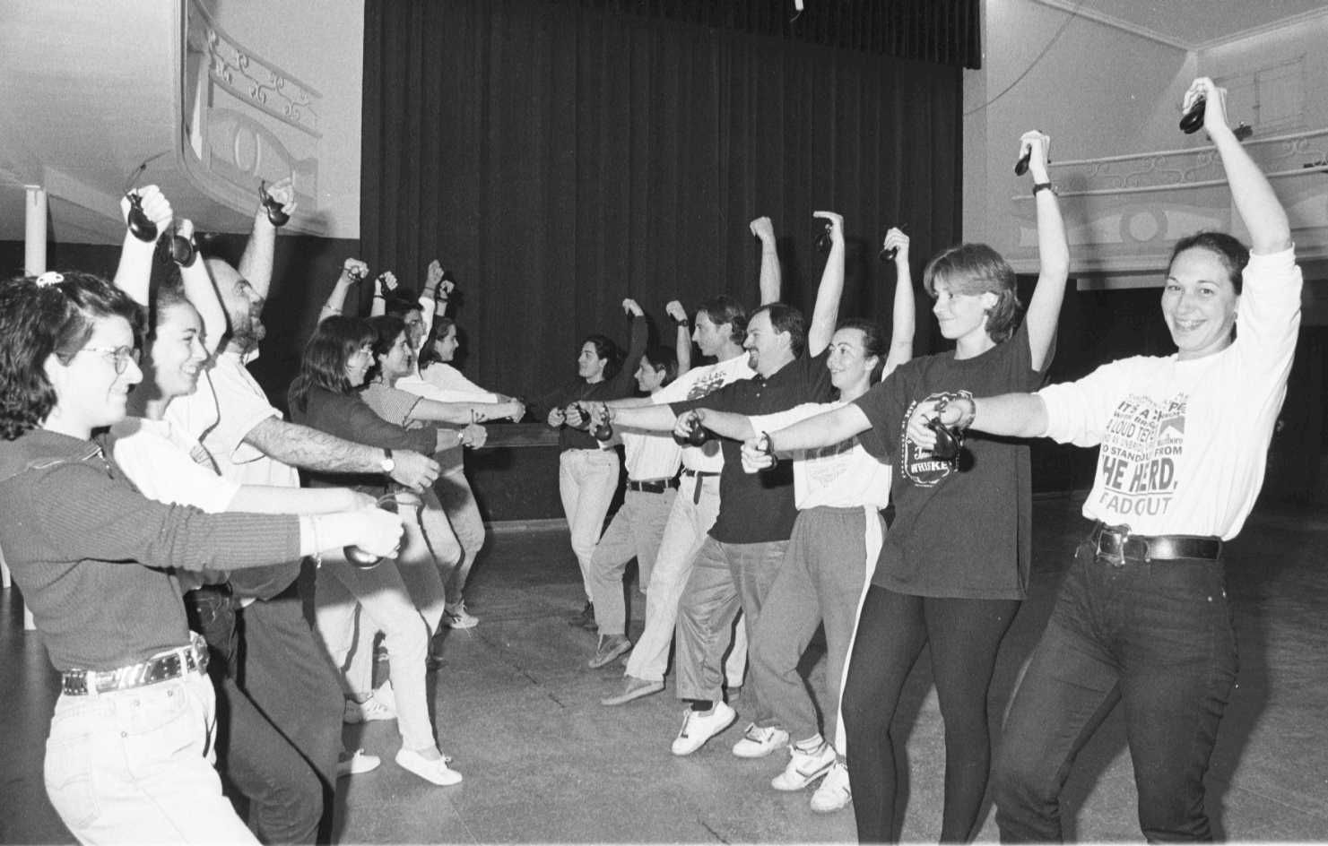 Grup de Danses Paterna durante un ensayo.jpg
