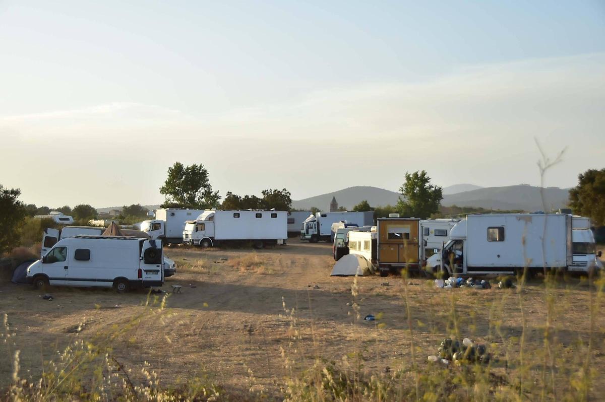 Galería | La rave ilegal de La Granja comienza a desalojarse de forma escalonada Galería | La rave ilegal de La Granja comienza a desalojarse de forma escalonada