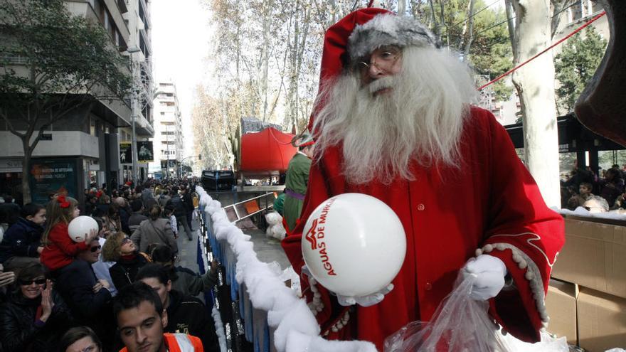 Papá Noel aterriza hoy con su  &#039;trineo volador&#039; en la plaza Belluga