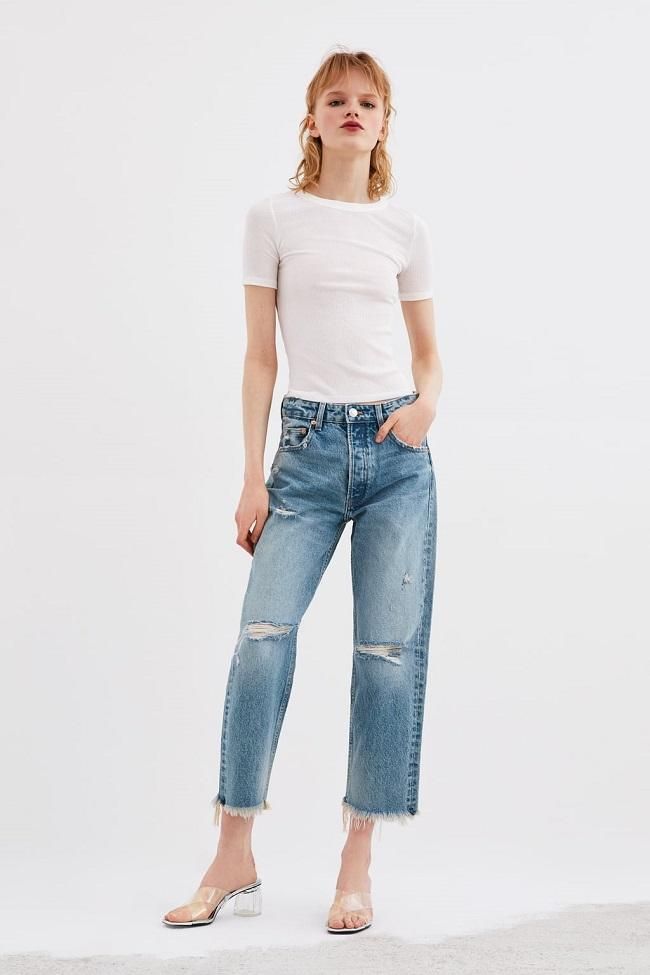 El 'total look' de Zara con la camiseta blanca acanalada