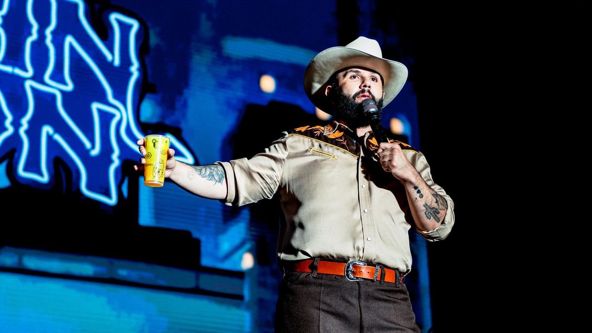 VÍDEO | Así fue el concierto de Carín León en Sevilla