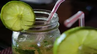 ¿Qué bebidas sin alcohol puedes tomar en verano? Triunfa con estos tres cócteles de frutas