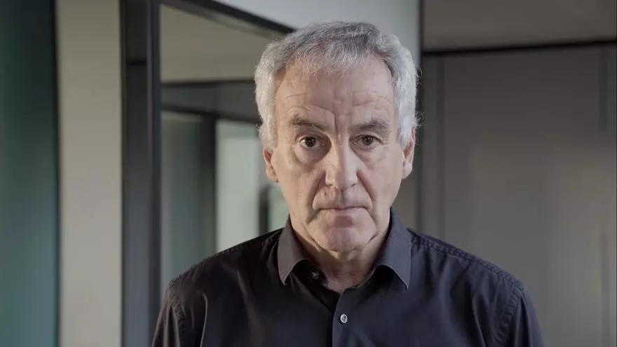 Catedrático de la universidad de Salamanca recibe el título de campeón honoris causa de Roland Garros