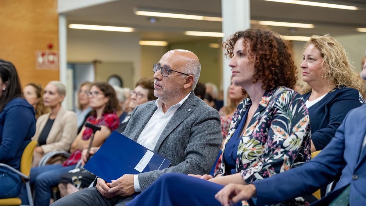 A la izquierda, el presidente del Cabildo de Gran Canaria, Antonio Morales junto a la consejera de Igualdad, Sara Ramírez.