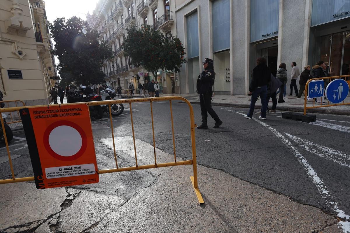Cierran al tráfico la calle Jorge Juan