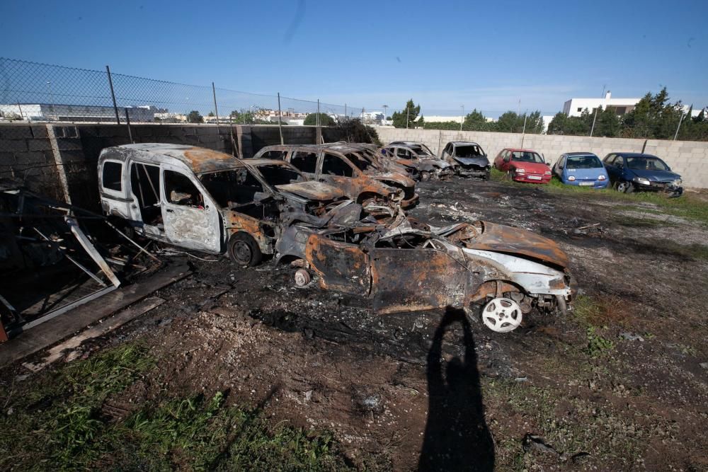 Incendio en el depósito de vehículos de Sant Josep