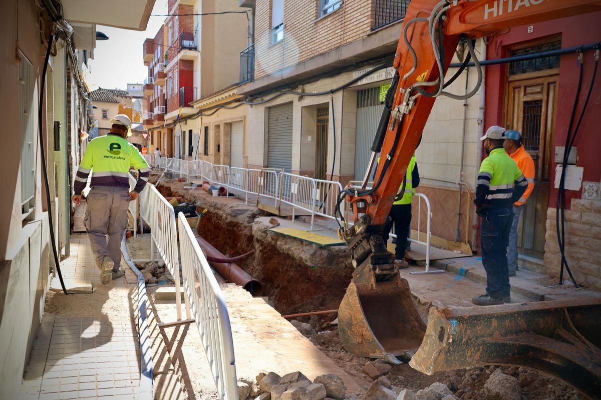 Las obras que ya han empezado en una de las calles.