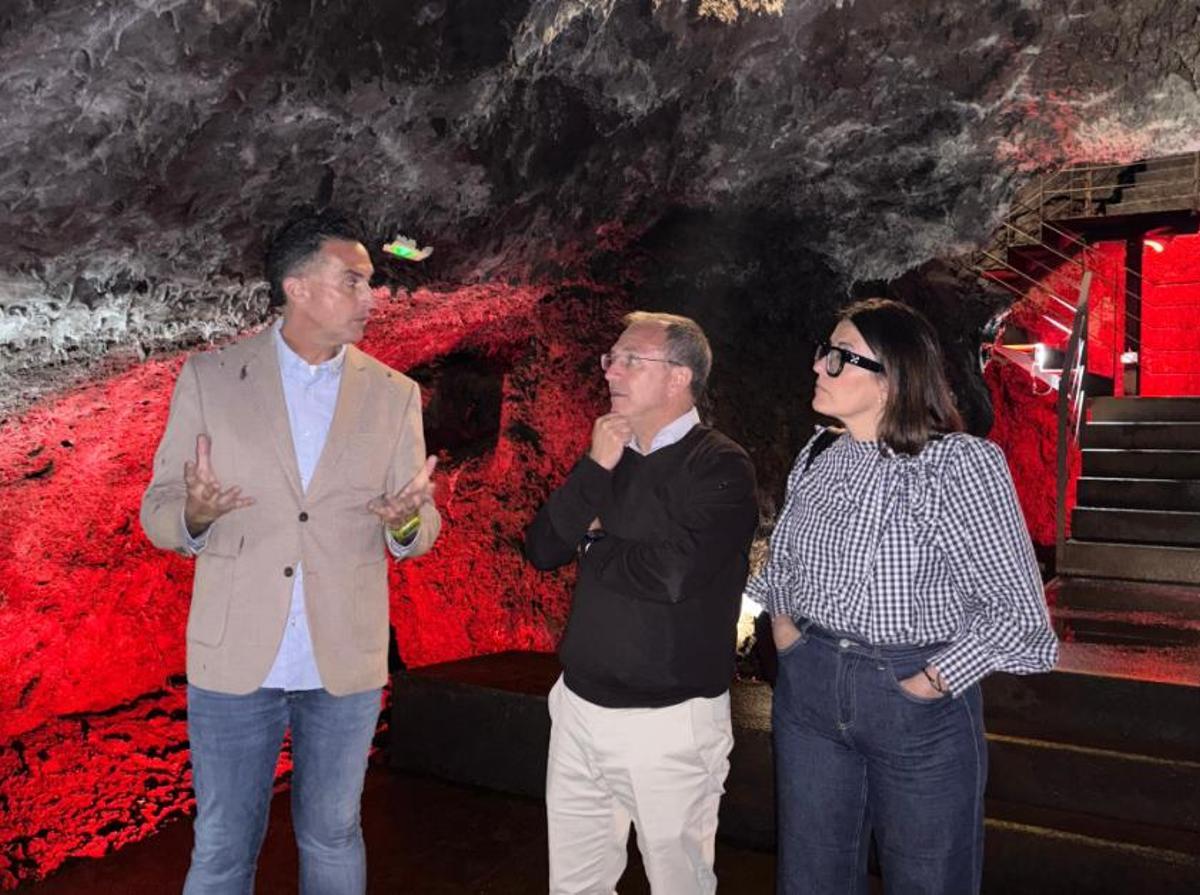 Un momento de una visita a Caños de Fuego