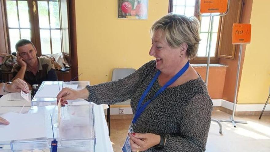 Mayte Martínez, votando en los pasados comicios.