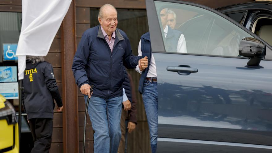 El rey Juan Carlos I en la entrega de premios de la regata del Trofeo Turismo de Galicia