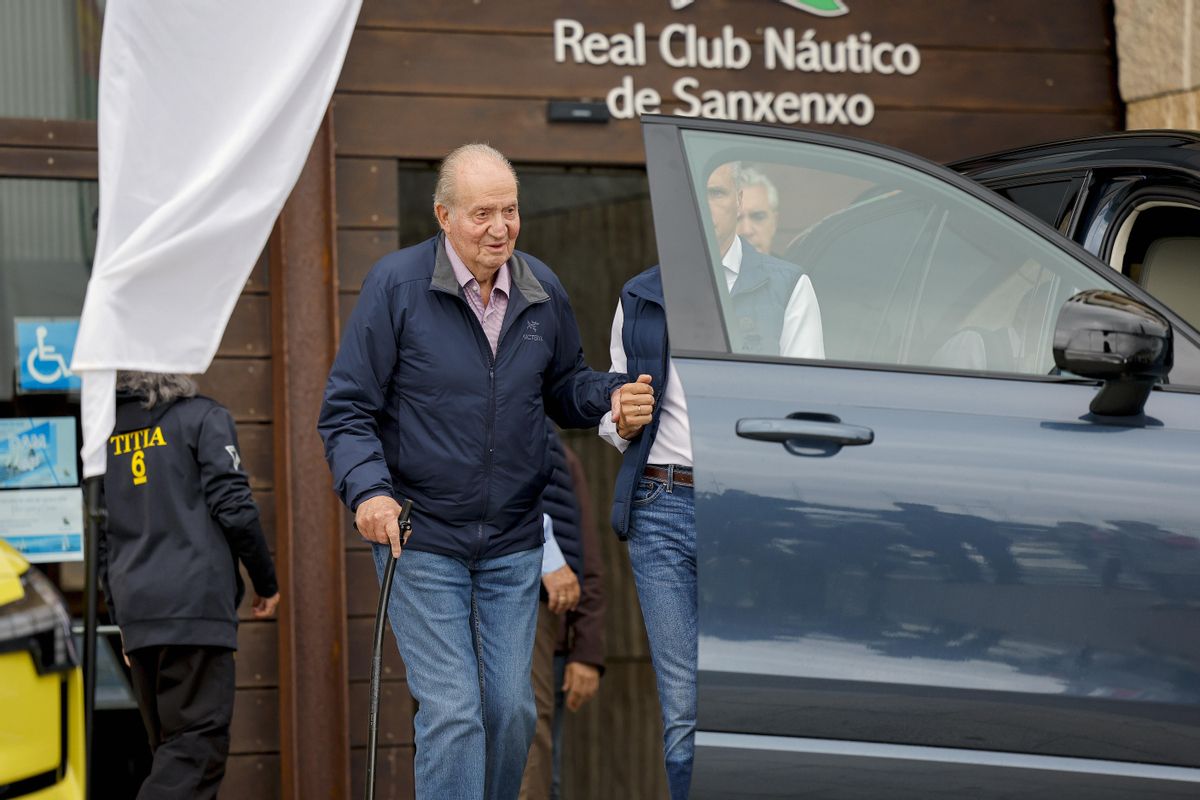 El rey Juan Carlos I en la entrega de premios de la regata del Trofeo Turismo de Galicia