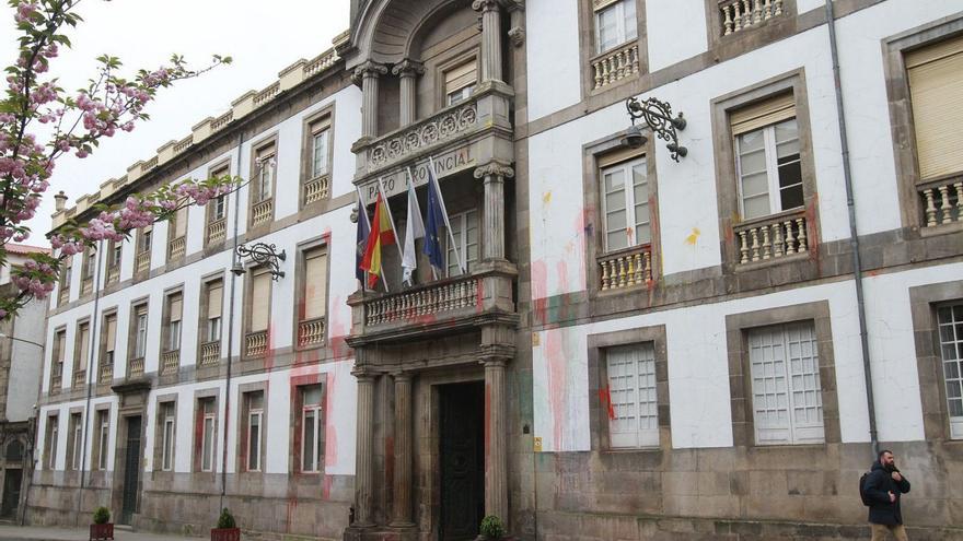Estado actual de la fachada del Pazo Provincial, en la calle Progreso de Ourense.
