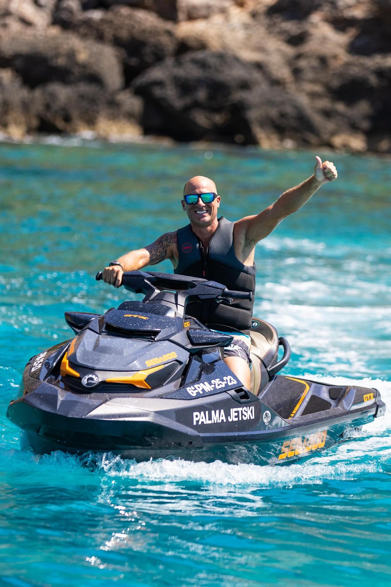 Mit dem Palma Jetski Club genießt man alle Vorteile des Jetski-Fahrens und erspart sich die Verpflichtungen, die ein Kauf mit sich bringt.