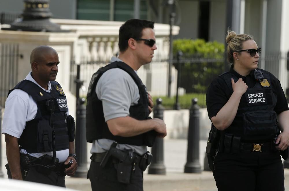 La Casa Blanca se cerró por la alerta causada por un supuesto tiroteo ocurrido en el exterior de las instalaciones del complejo presidencial.