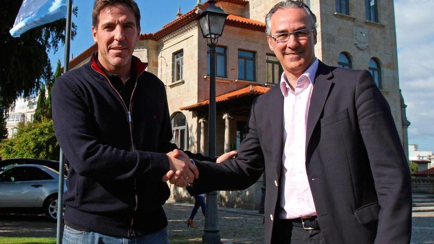 Berizzo y Torecilla ante la sede del Celta. / MARTA G. BREA