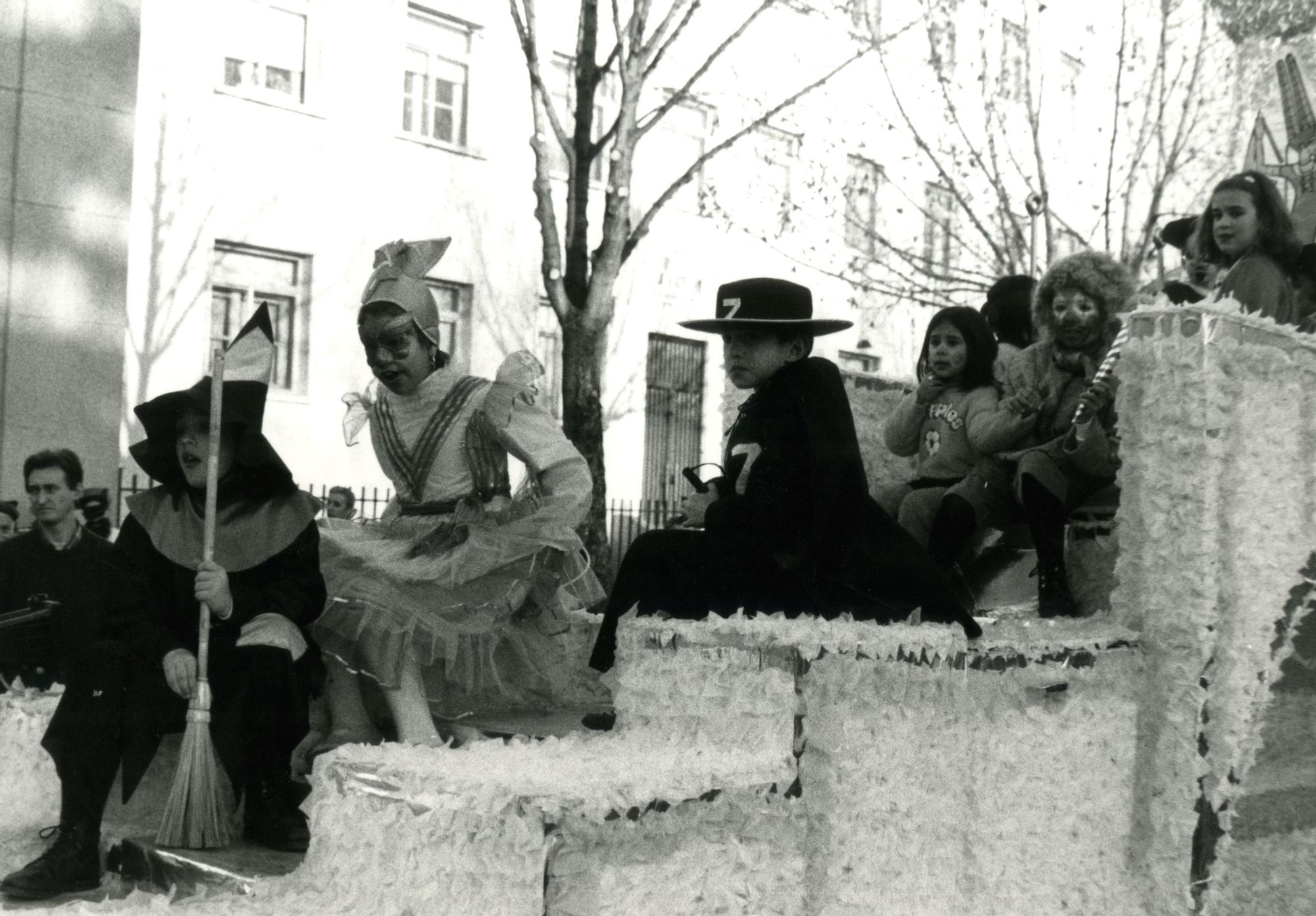 GALERÍA | Revive los carnavales de Zamora en los 90