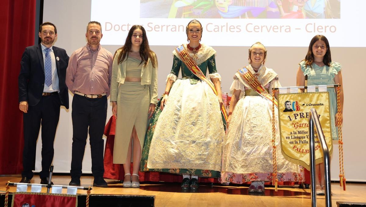 Berta y Lucía acudieron a la entrega de los premios del Casal Bernat i Baldoví