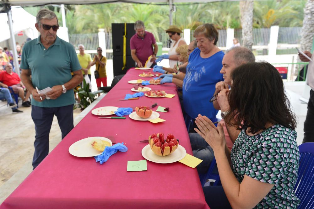 Concurso de pelar granadas en la Fireta