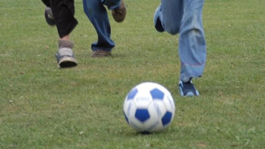 Muere un niño de 12 años de un balonazo en el patio de un colegio