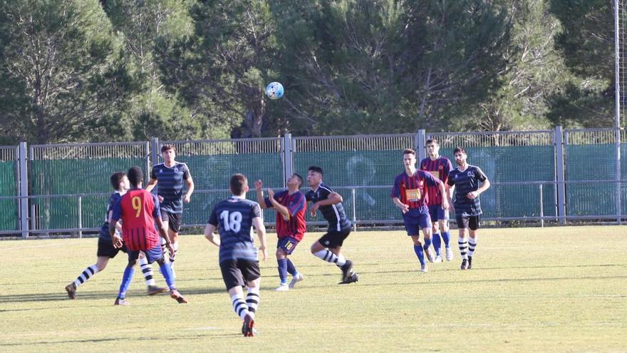 Una acció del partit de l&#039;Escala contra el Porqueres.