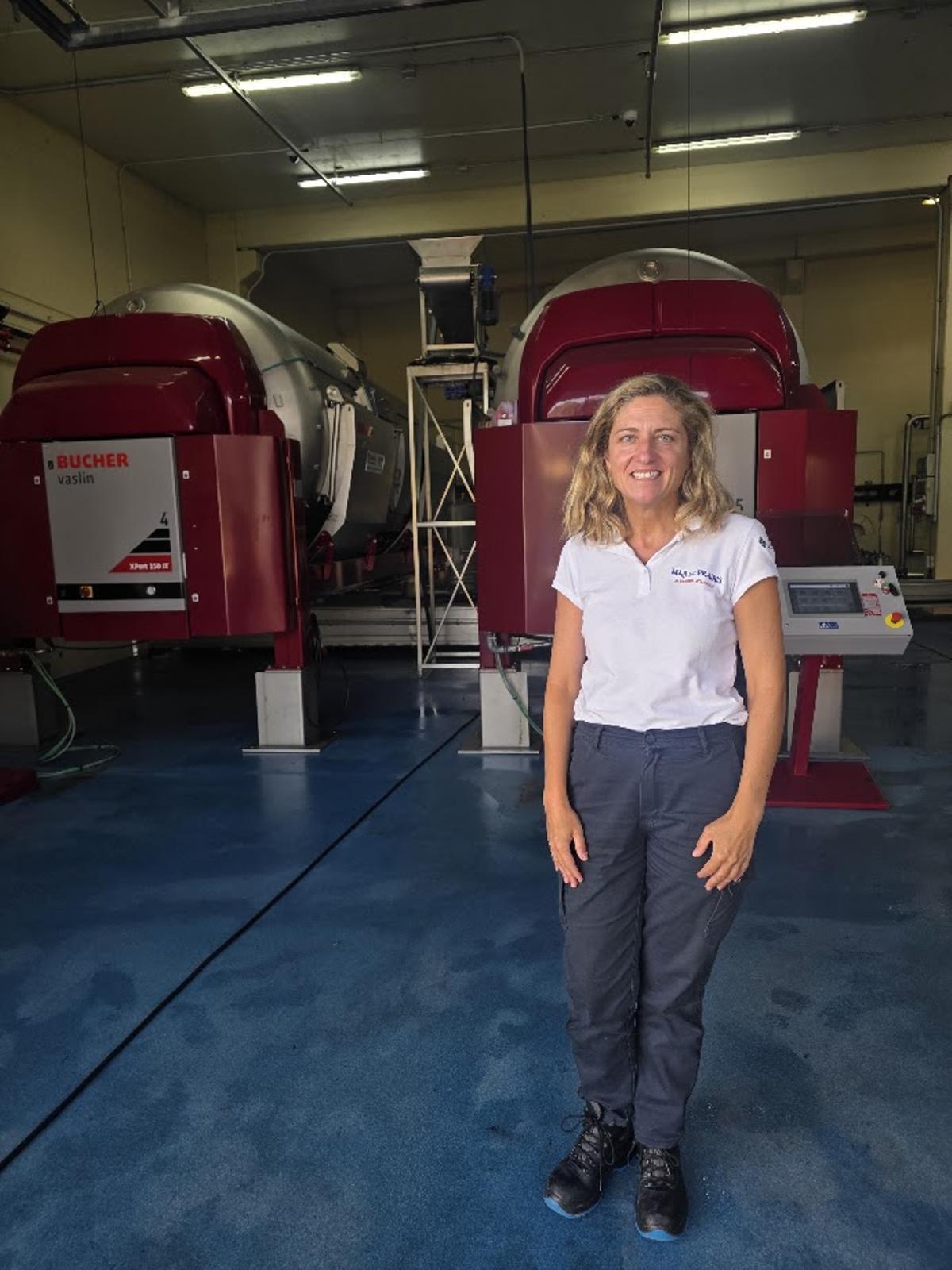 La directora técnica de Mar de Frades, en el primer día de vendimia, el viernes pasado.