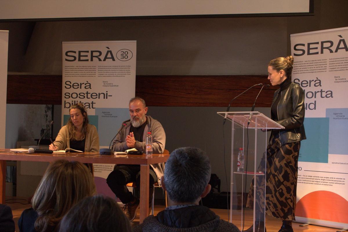 Lorena Mulet, representante de la asociación Per l’Horta, y Salvador Pérez, de la asociación Del Camp a la Taula.