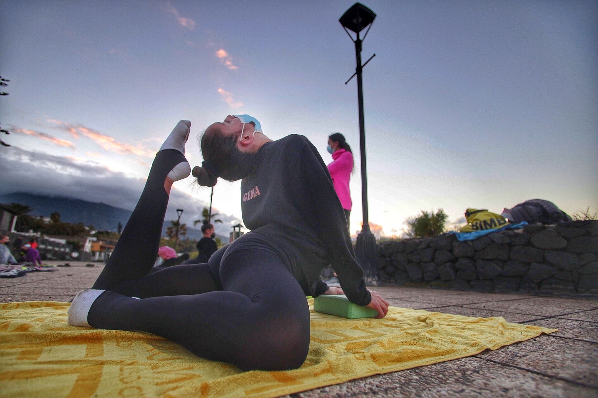 Gimnasia Rítimica: Club Intara de Los Realejos ensayando en Playa Jardín