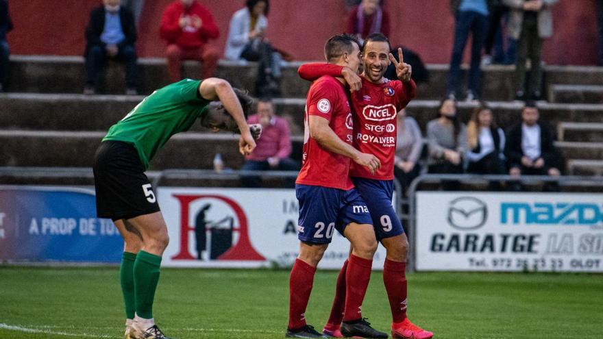 L’Olot arrodoneix el centenari amb una golejada contra l’Ascó