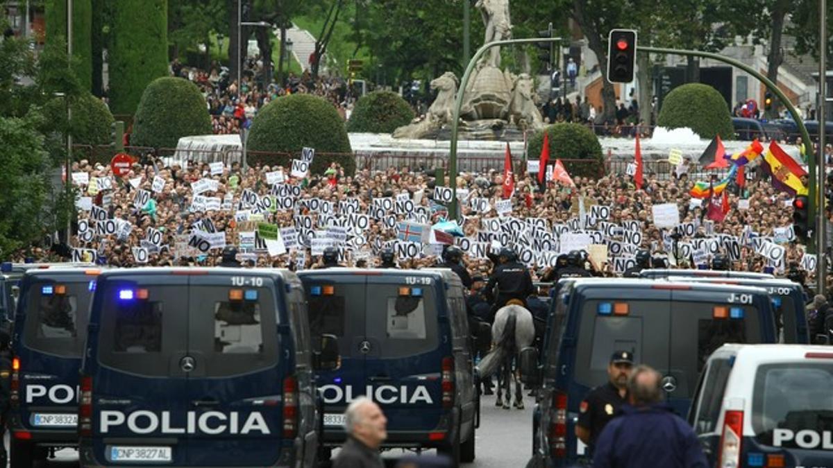 Miles de manifestantes se concentran en la plaza de Neptuno, el pasado 25 de septiembre, en el cerco al Congreso.