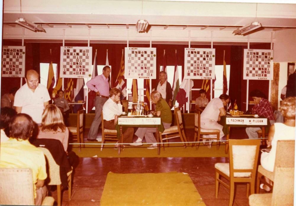 Primer Torneig Internacional d'Escacs Costa Brava a l'Hotel Piscina de Port Salvi de Sant Feliu de Guíxols el 1973