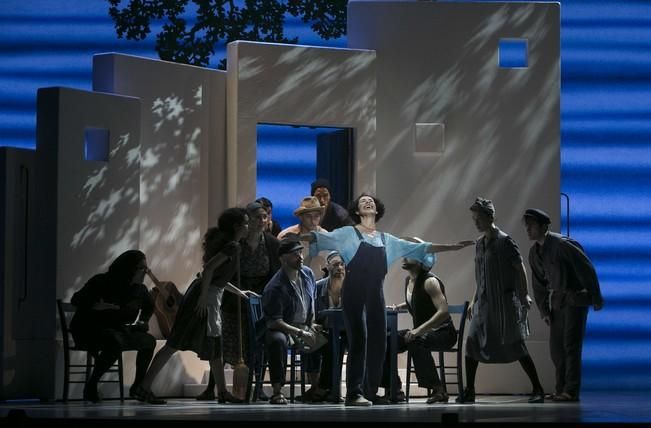 27/12/2016 CULTURA  MUSICALES representación  del espectáculo de Mamma Mia en el auditorio Adán Martín