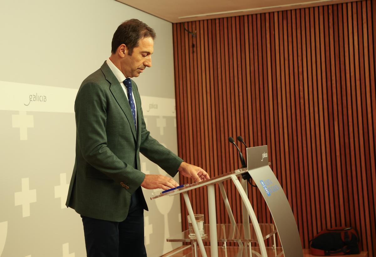 Alfonso Villares durante la comparecencia