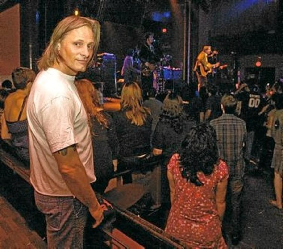 Viggo Mortensen, a la sala Apolo divendres, on va assistir al concert de John Doe i The Sadies.
