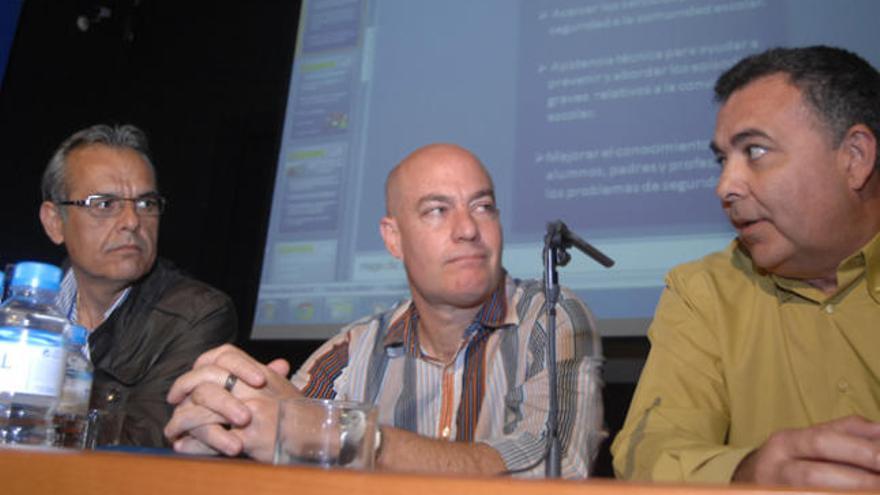 Francisco Milán y Carlos F. Martín, ayer en la conferencia. i J. C. CASTRO