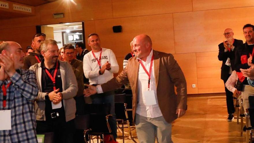 Daniel Cuartas saluda a los delegados del congreso.