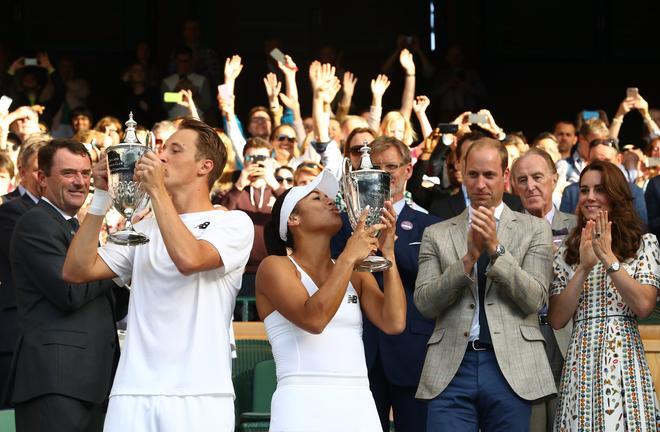Final de Wimbledon 2016: Kate Middleton y el príncipe William con los galardonados Heather Watson y Henri Kontinen